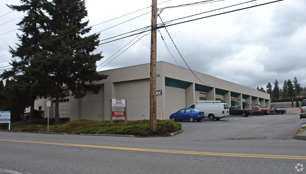 11326-11332 120th Ave NE, Kirkland, WA for lease - Building Photo - Image 1 of 3