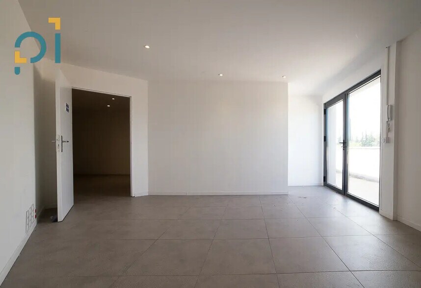 Office in Saint-Cannat for lease - Building Photo - Image 2 of 9