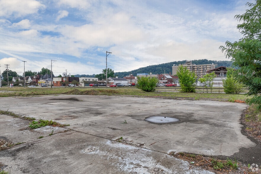 700 Constitution Blvd, New Kensington, PA for sale - Building Photo - Image 3 of 19