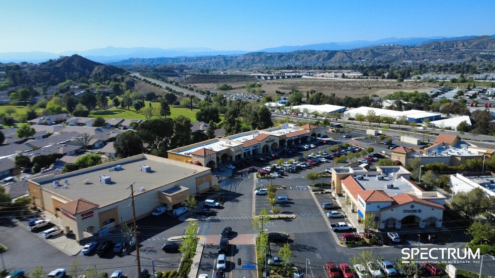 26861-26925 Sierra Hwy, Newhall, CA for lease - Building Photo - Image 3 of 15
