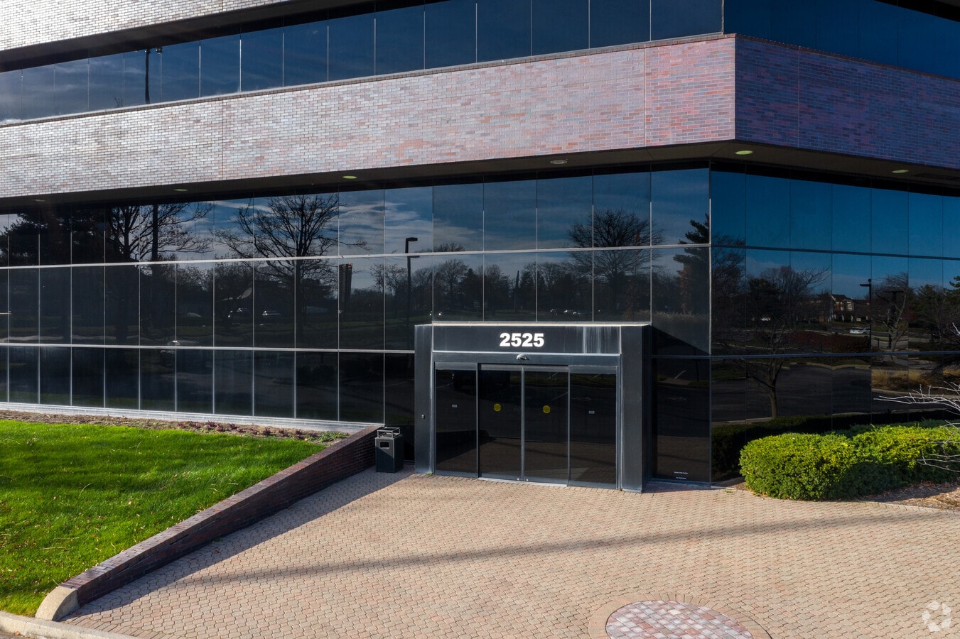 2525 Harrodsburg Rd, Lexington, KY 40504