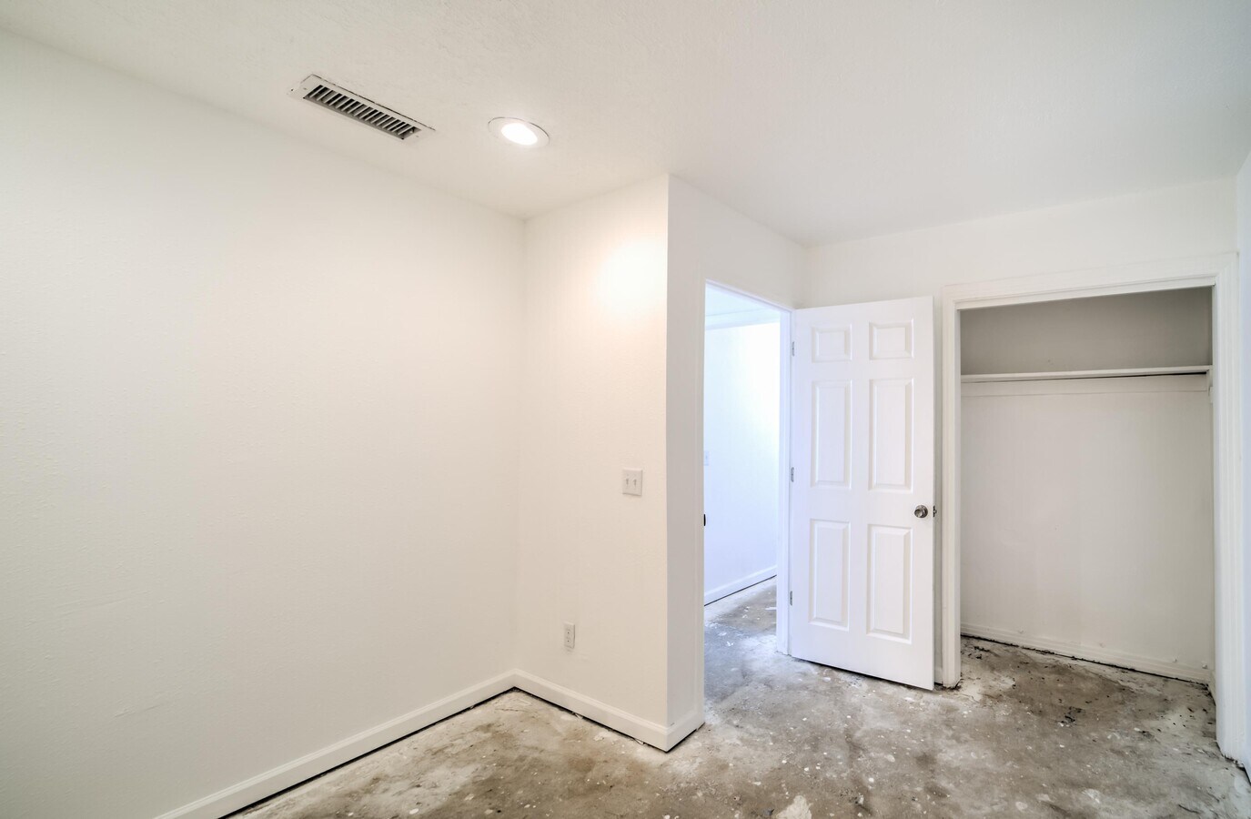 1233 Bartow Rd, Lakeland, FL 33801