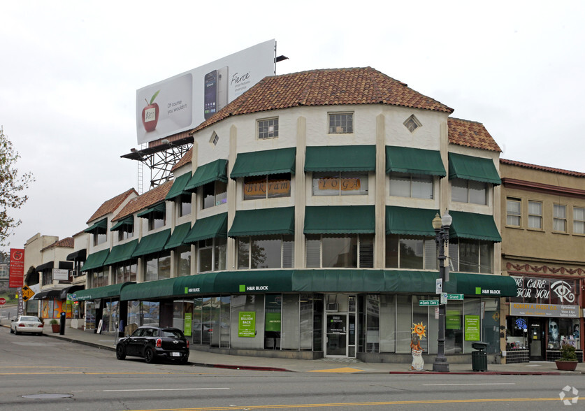 468-472 Santa Clara Ave, Oakland, CA for lease - Building Photo - Image 1 of 13