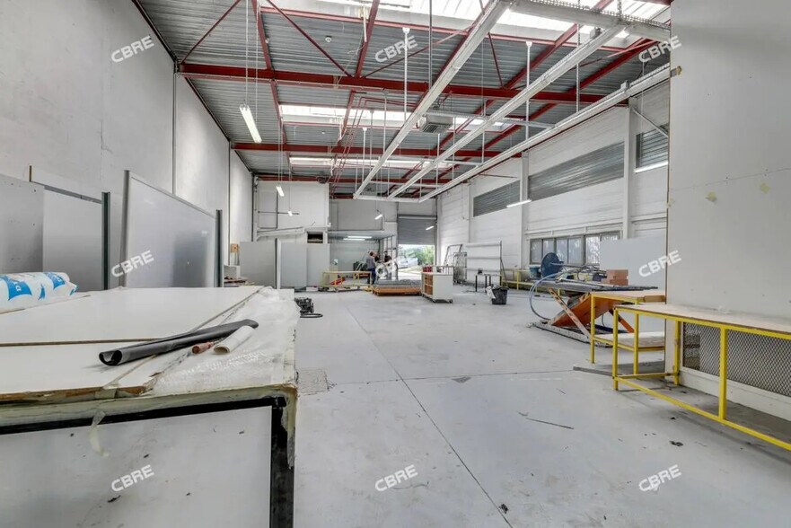 Flex in Buc for lease - Interior Photo - Image 2 of 8