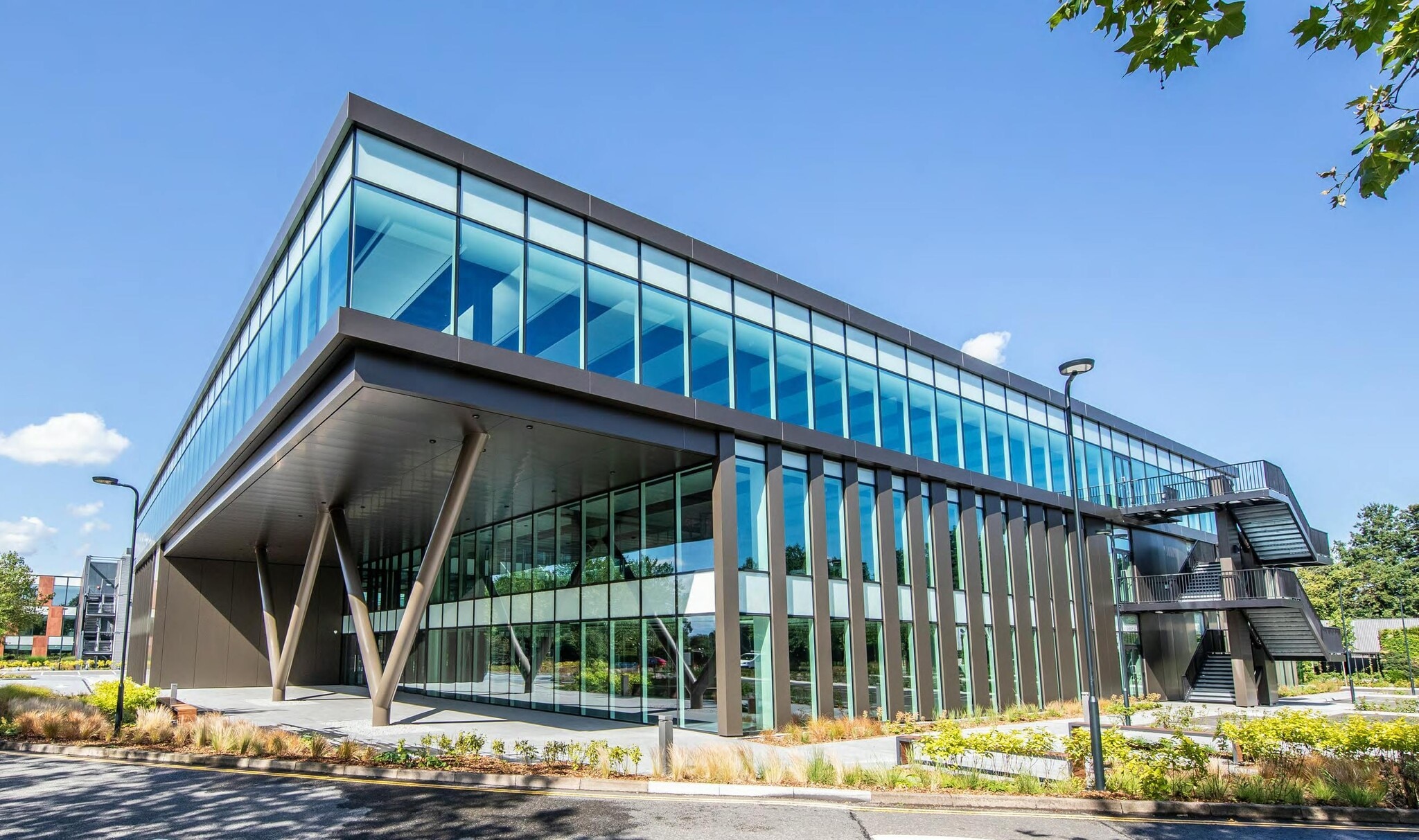 Roxborough Way, Maidenhead for lease Building Photo- Image 1 of 13