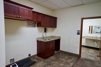 105 S 6th St, Sunnyside, WA for lease Building Photo- Image 2 of 12