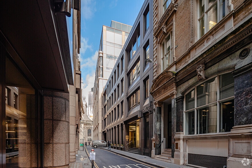 29 Clement's Ln, London for sale - Primary Photo - Image 1 of 1