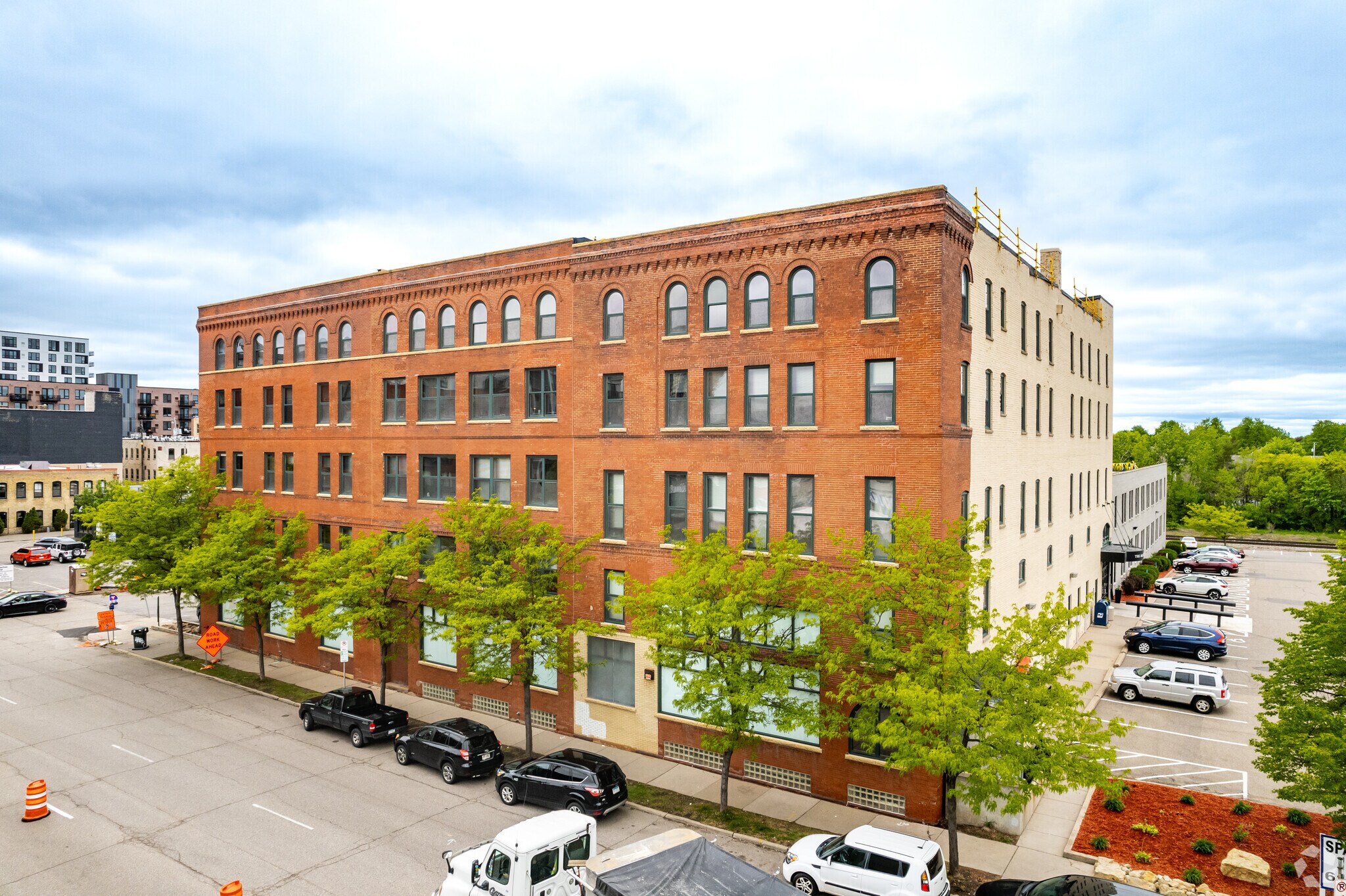 615 NE 1st Ave, Minneapolis, MN for lease Building Photo- Image 1 of 15