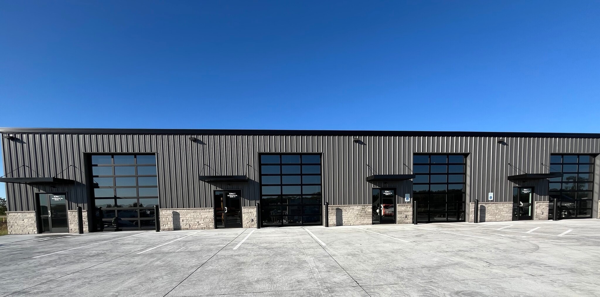 23907 Southwest Street, Suites 1-4, Waterloo, NE for lease Building Photo- Image 1 of 7