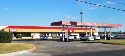 12414-12512 N Macarthur Blvd, Oklahoma City, OK for lease Building Photo- Image 1 of 5