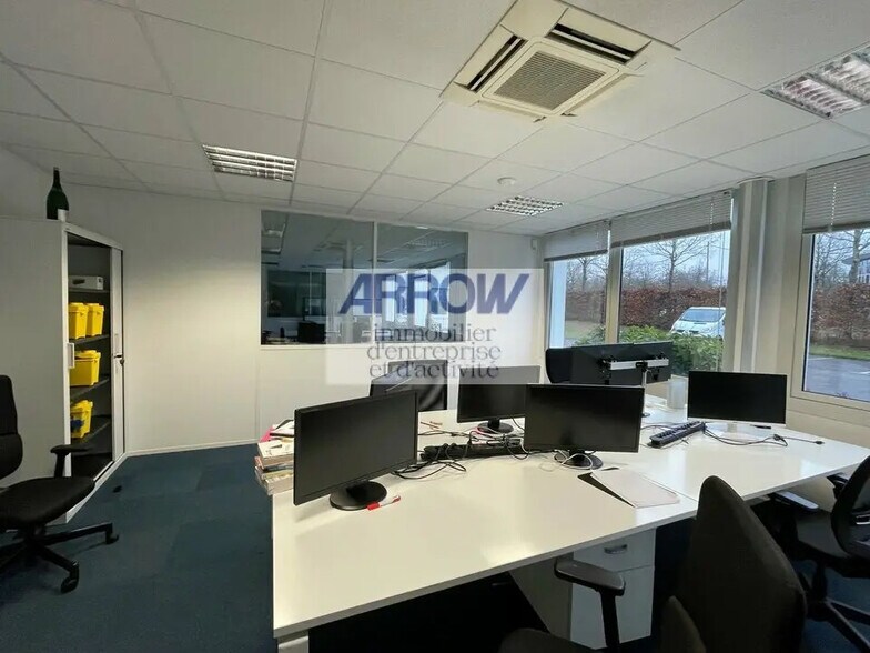 Office in Carquefou for lease - Building Photo - Image 2 of 4