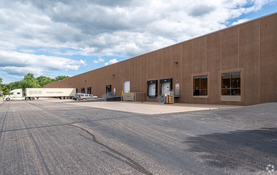 3787 95th Ave NE, Blaine, MN 55014 Building 1