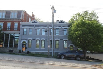 2142-2144 Gilbert Ave, Cincinnati, OH for lease Building Photo- Image 1 of 24