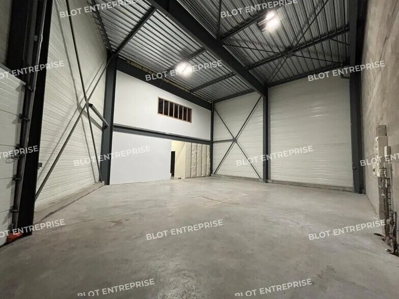 Office in Nantes for lease - Interior Photo - Image 2 of 7