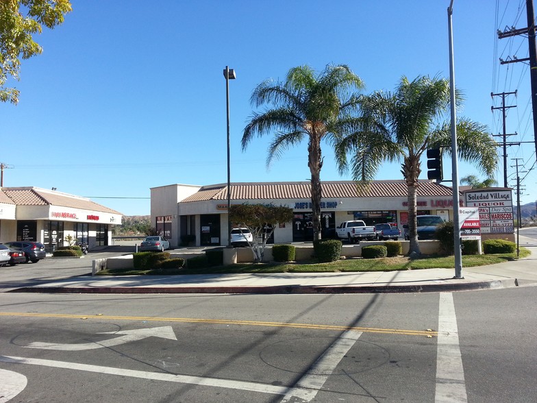 19965-19983 Soledad Canyon Rd, Canyon Country, CA for lease - Building Photo - Image 2 of 4