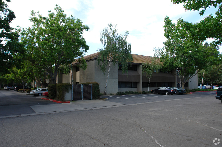 9727 Elk Grove Florin Rd, Elk Grove, CA for lease - Building Photo - Image 3 of 11