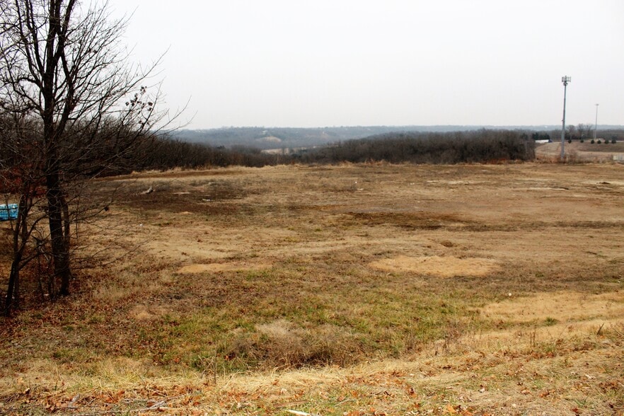 2975 E McCarty St, Jefferson City, MO for sale - Building Photo - Image 3 of 18