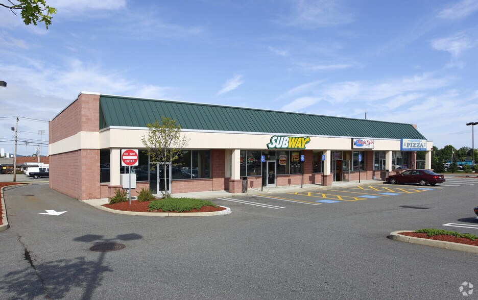 500-506 Valley St, Manchester, NH for sale - Primary Photo - Image 1 of 5