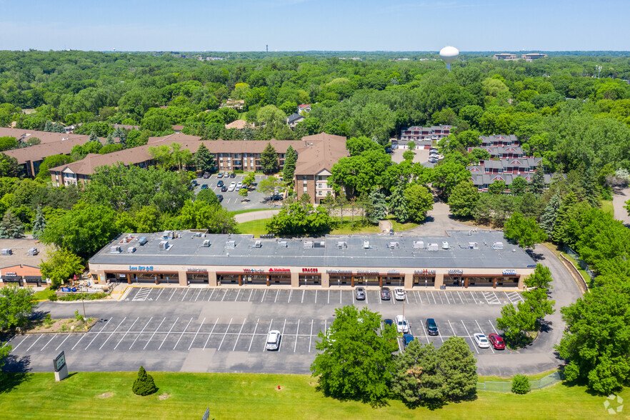 10976-11032 Cedar Lake Rd, Minnetonka, MN for lease - Aerial - Image 2 of 7