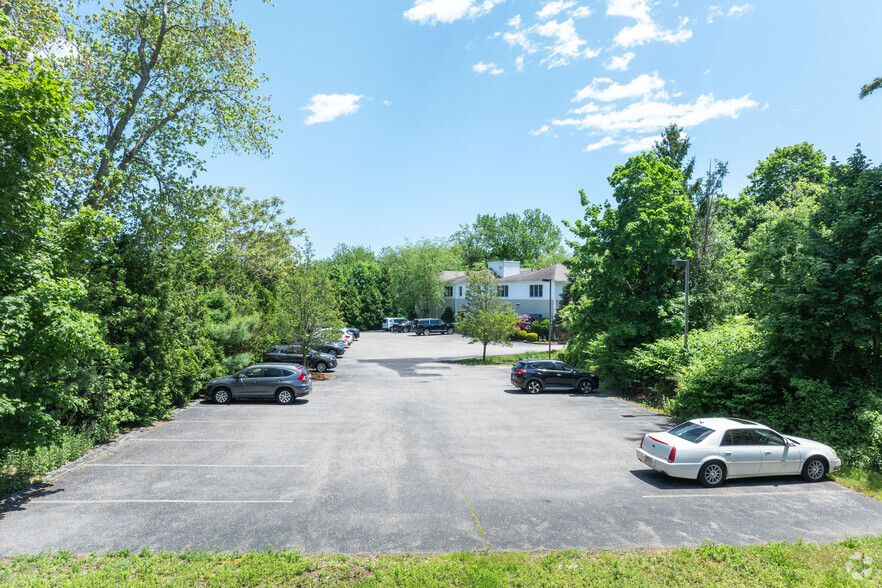 68 Evergreen St, Kingston, MA for sale - Building Photo - Image 3 of 17