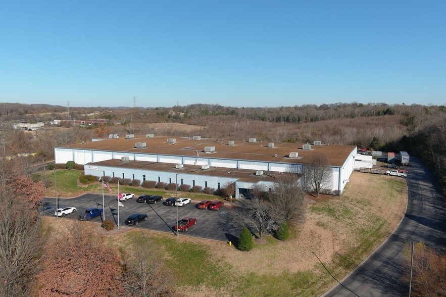 324 Freehill Rd, Hendersonville, TN for lease - Building Photo - Image 2 of 8