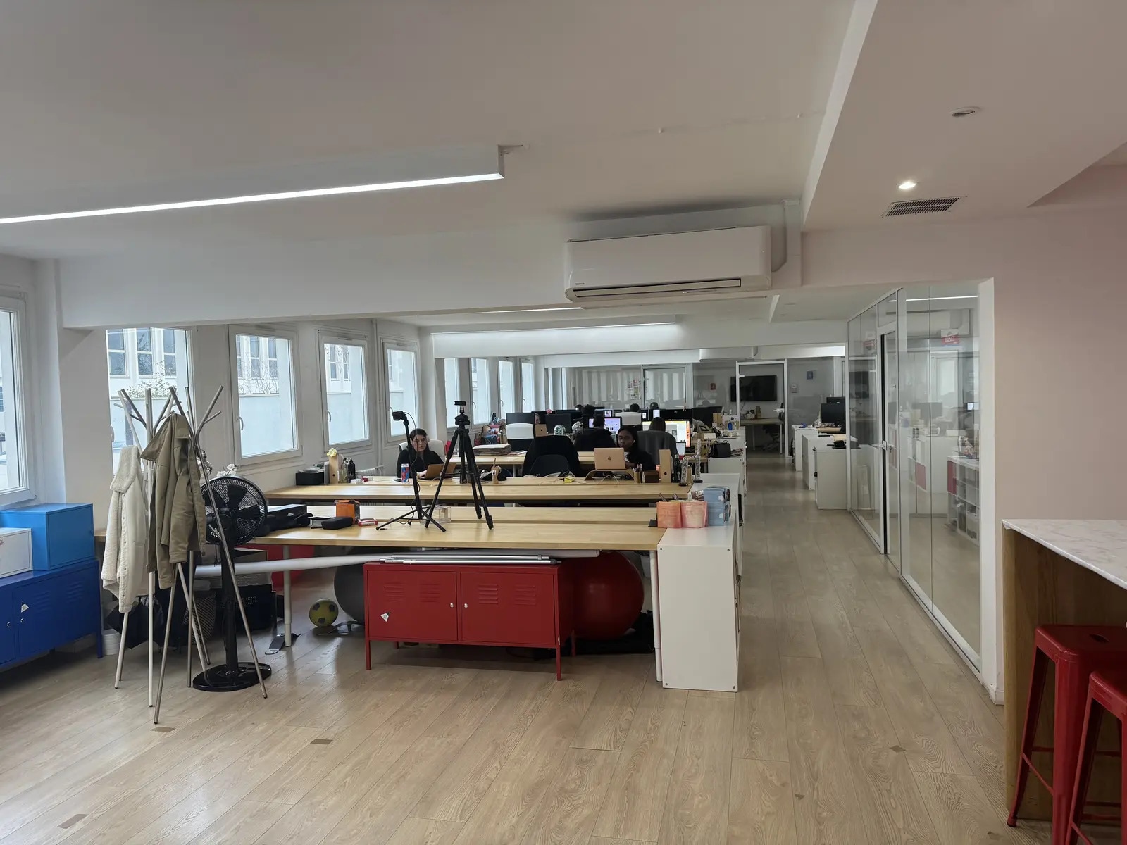 25 Rue De Ponthieu, Paris for lease Interior Photo- Image 1 of 7