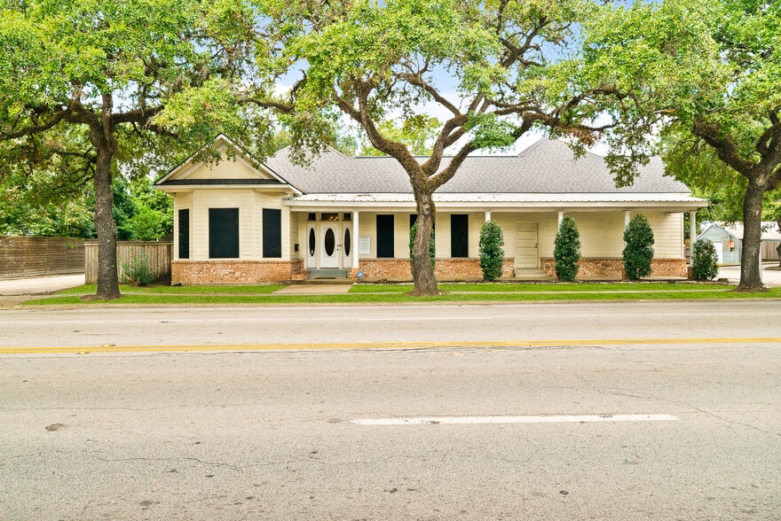 800 Jackson St, Richmond, TX for sale - Building Photo - Image 1 of 38