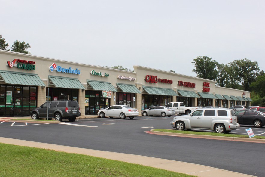 711 Estes Dr, Longview, TX for sale - Primary Photo - Image 1 of 1