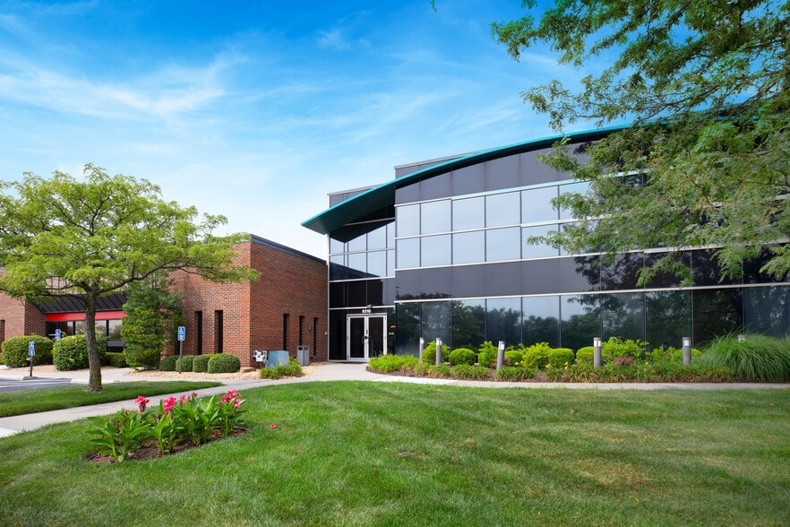 8300-8320 Nieman Rd, Lenexa, KS for lease - Building Photo - Image 1 of 8