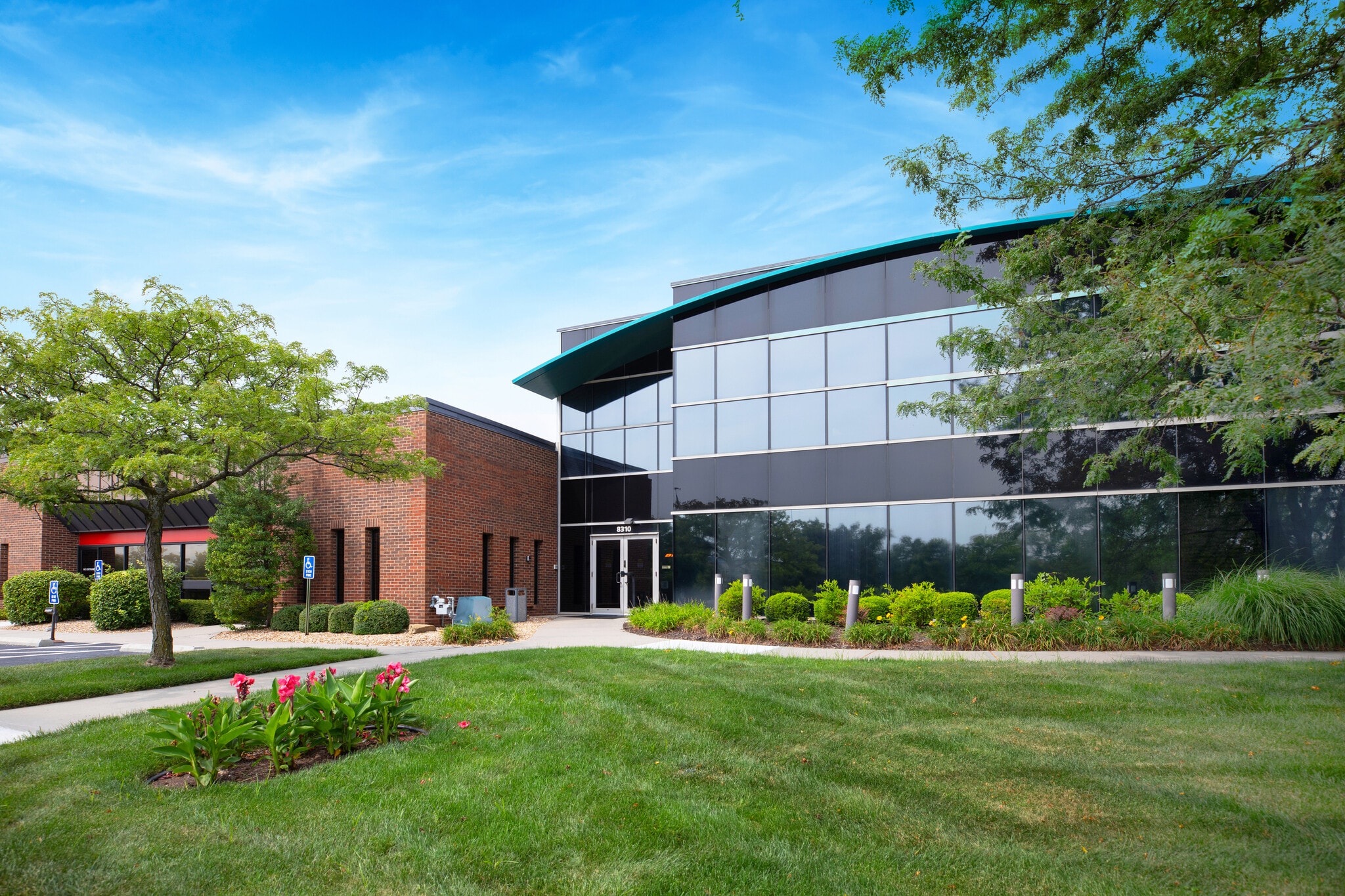 8300-8320 Nieman Rd, Lenexa, KS for lease Building Photo- Image 1 of 9