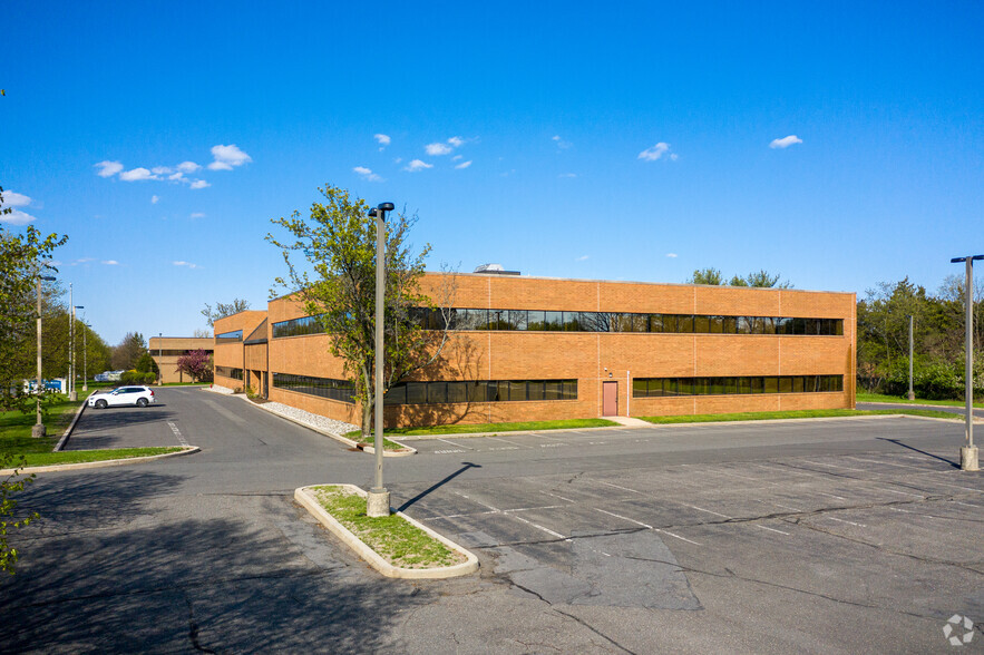 27 Worlds Fair Dr, Somerset, NJ for lease - Building Photo - Image 1 of 7