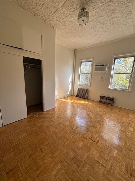 395 Manhattan Ave, New York, NY for sale - Building Photo - Image 3 of 6