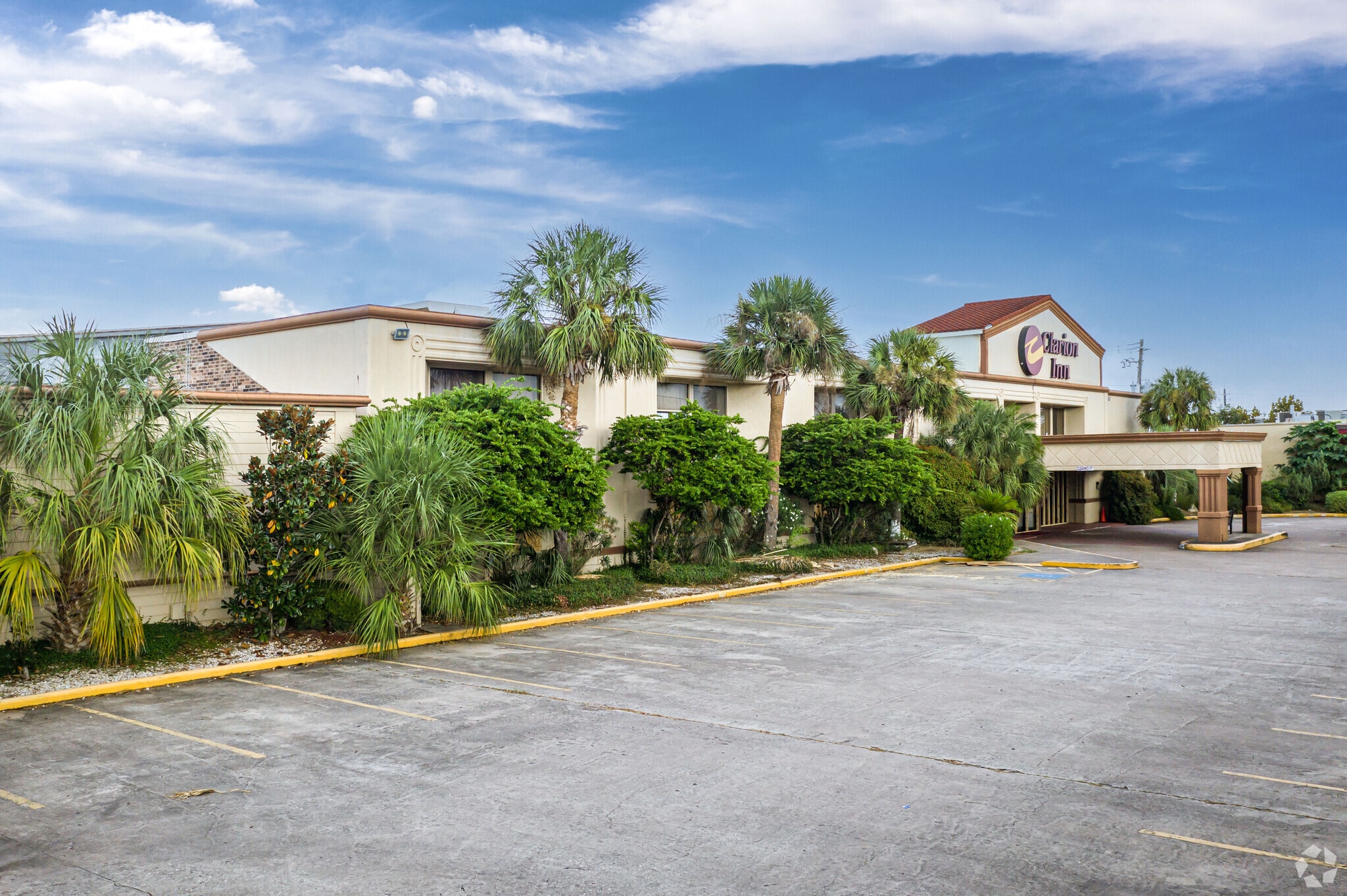 925 Highway 332, Lake Jackson, TX for sale Primary Photo- Image 1 of 23