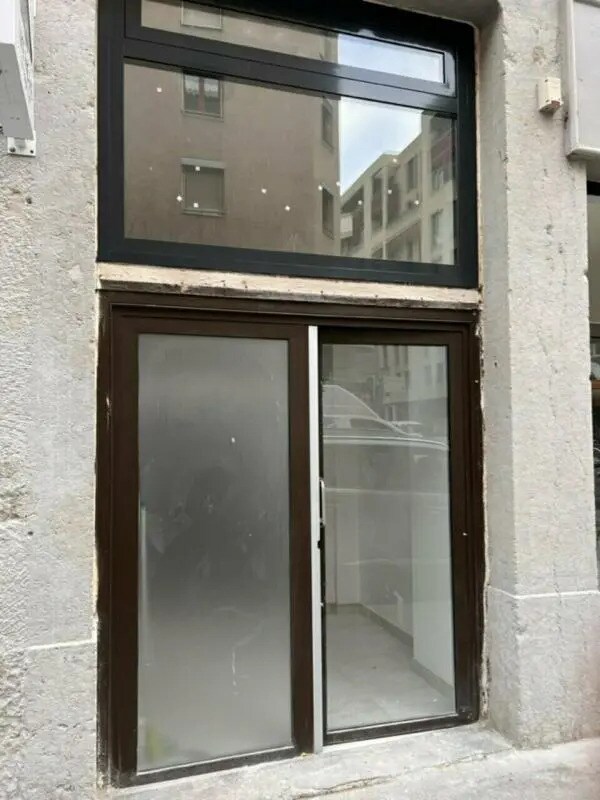 Retail in Lyon for lease Building Photo- Image 1 of 6