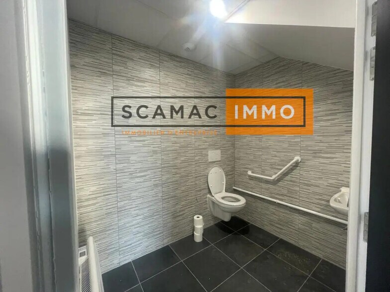 Industrial in Saint-Michel-sur-Orge for lease - Building Photo - Image 3 of 5