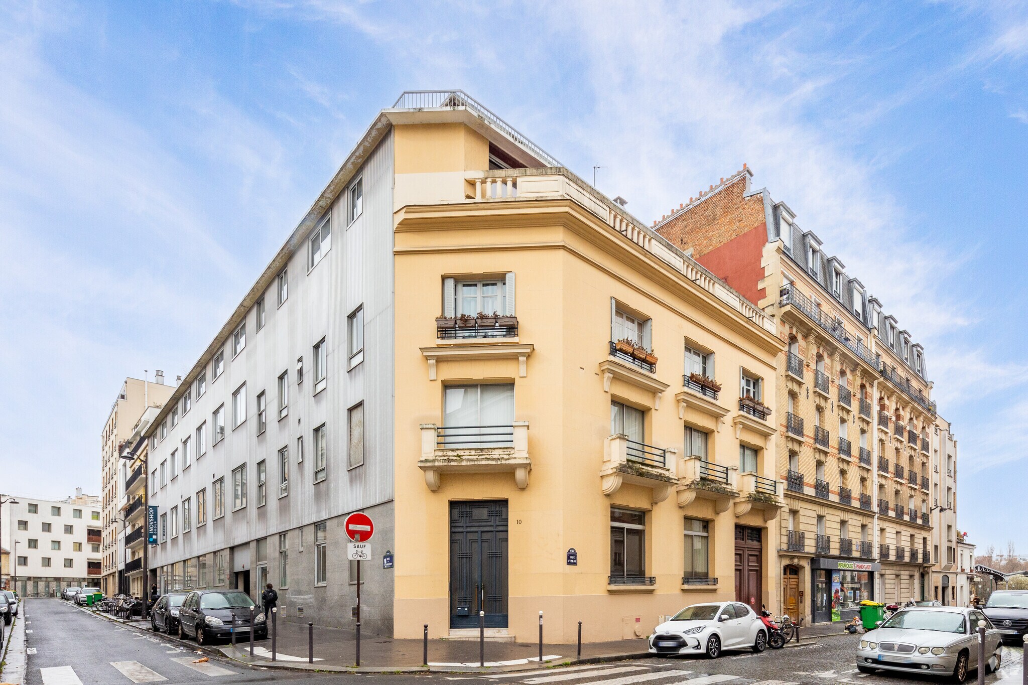  in Paris for sale Primary Photo- Image 1 of 1