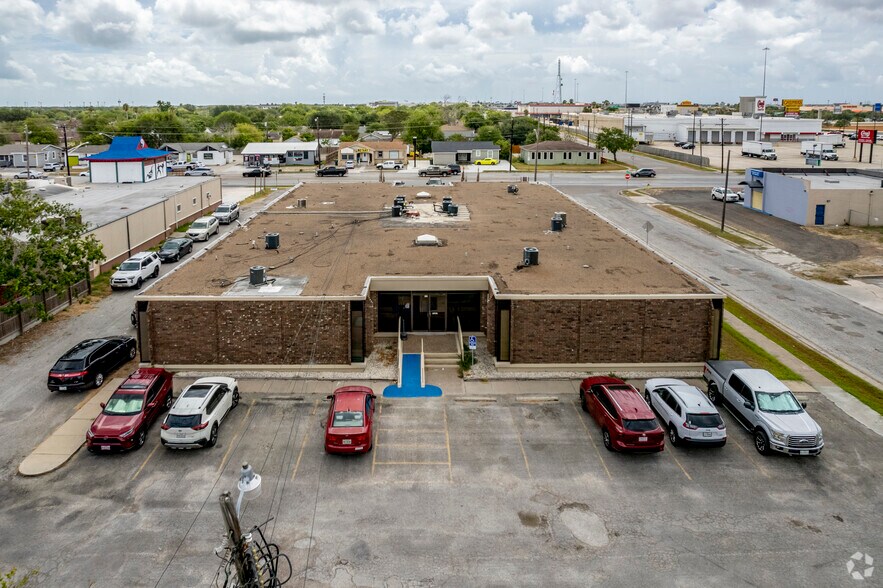 4949 Everhart Rd, Corpus Christi, TX for lease - Building Photo - Image 2 of 5