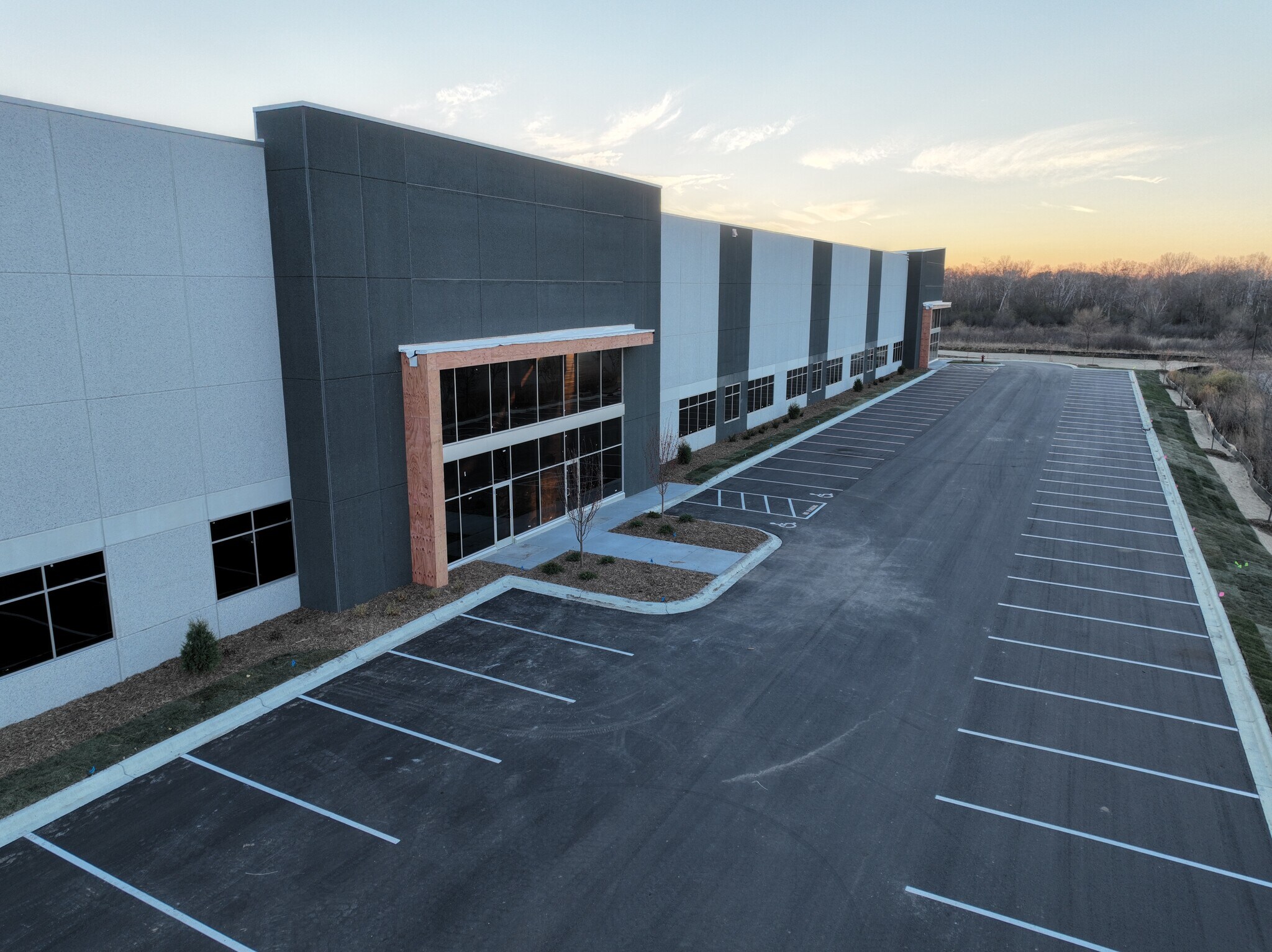 3890 Pheasant Ridge Dr, Blaine, MN for lease Building Photo- Image 1 of 1