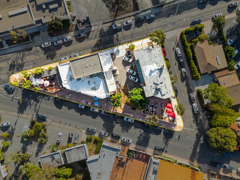 Old Town Triangle portfolio of 2 properties for sale on LoopNet.com - Aerial - Image 3 of 14