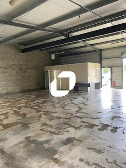 Flex in Izon for lease - Interior Photo - Image 2 of 15