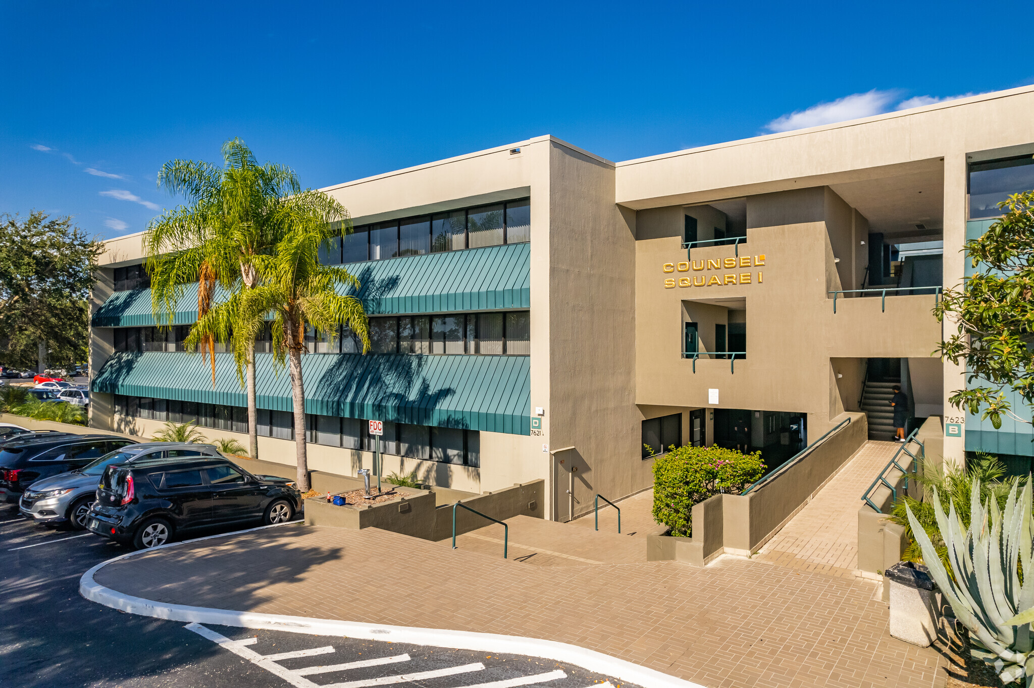 7601-7625 Little Rd, New Port Richey, FL for lease Building Photo- Image 1 of 14