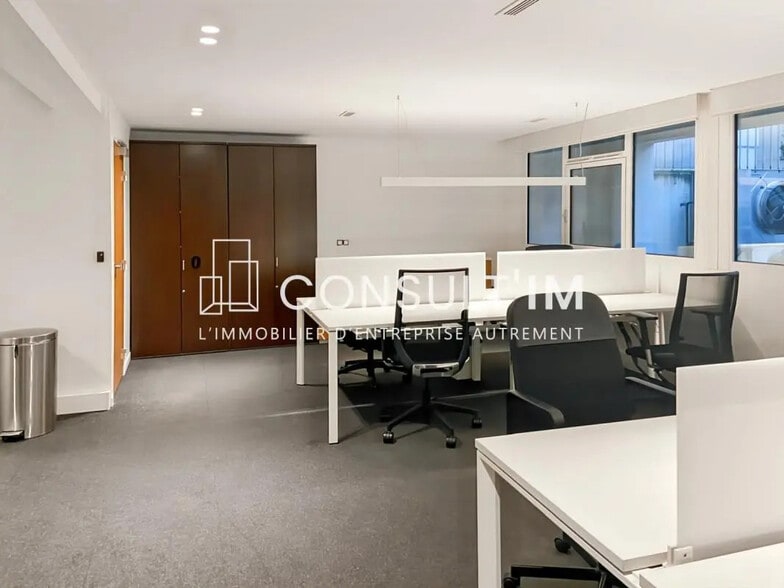 Office in Puteaux for lease - Building Photo - Image 2 of 7