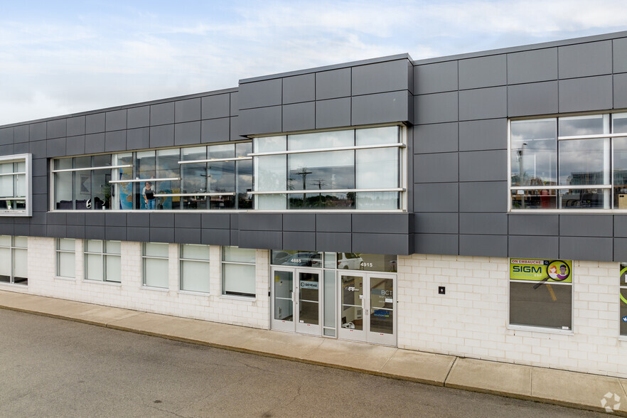 4825-4915 Rue Ambroise-Lafortune, Boisbriand, QC for sale - Building Photo - Image 3 of 4