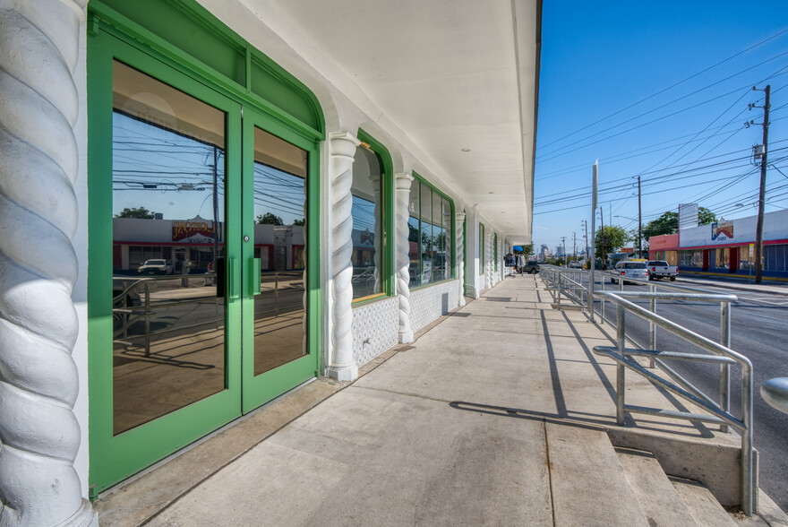 700-714 Fredericksburg Rd, San Antonio, TX for lease - Building Photo - Image 2 of 12