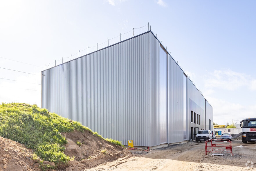 4 Rue Du Pan Loup, Couëron for lease - Primary Photo - Image 1 of 13