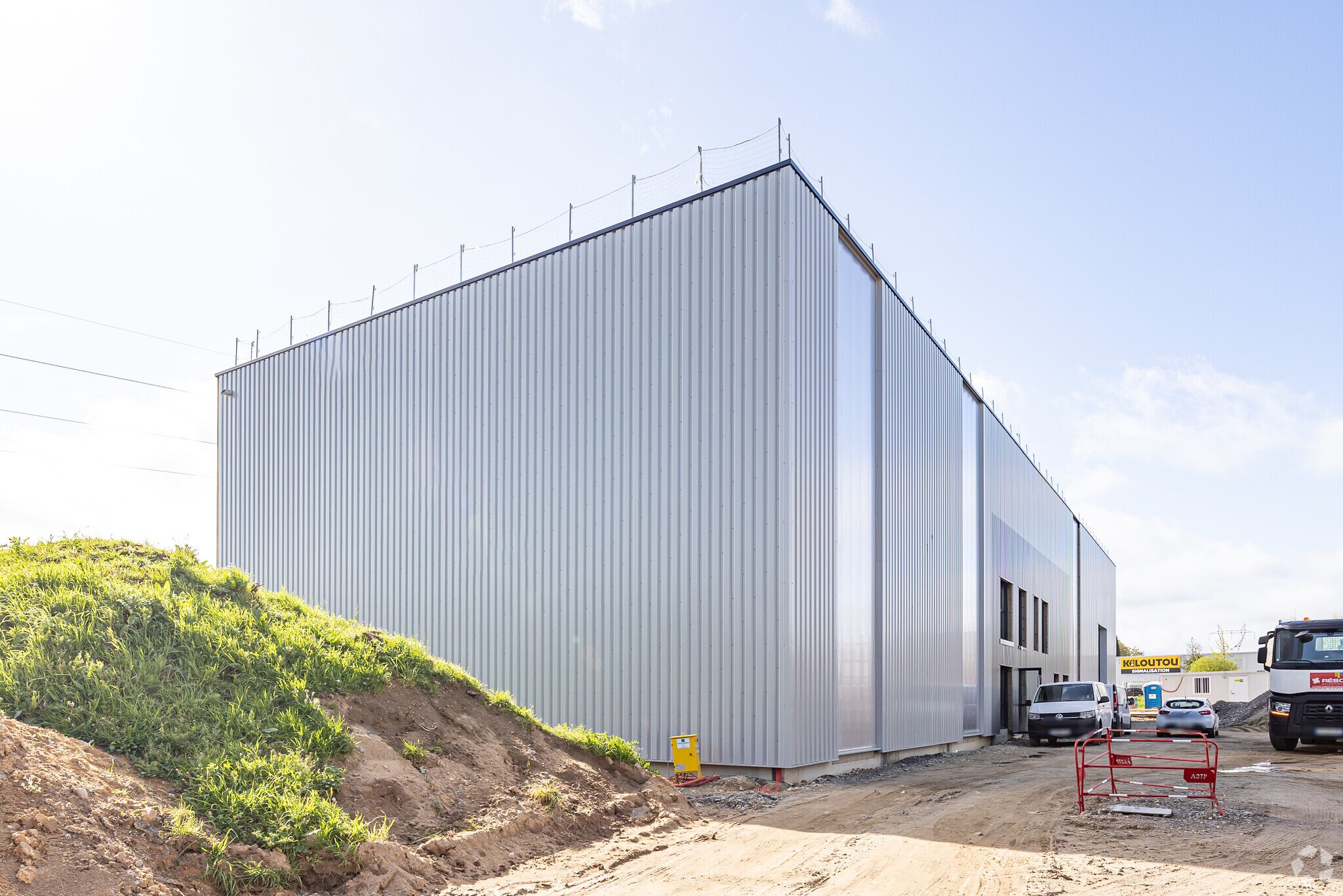 4 Rue Du Pan Loup, Couëron for lease Primary Photo- Image 1 of 14