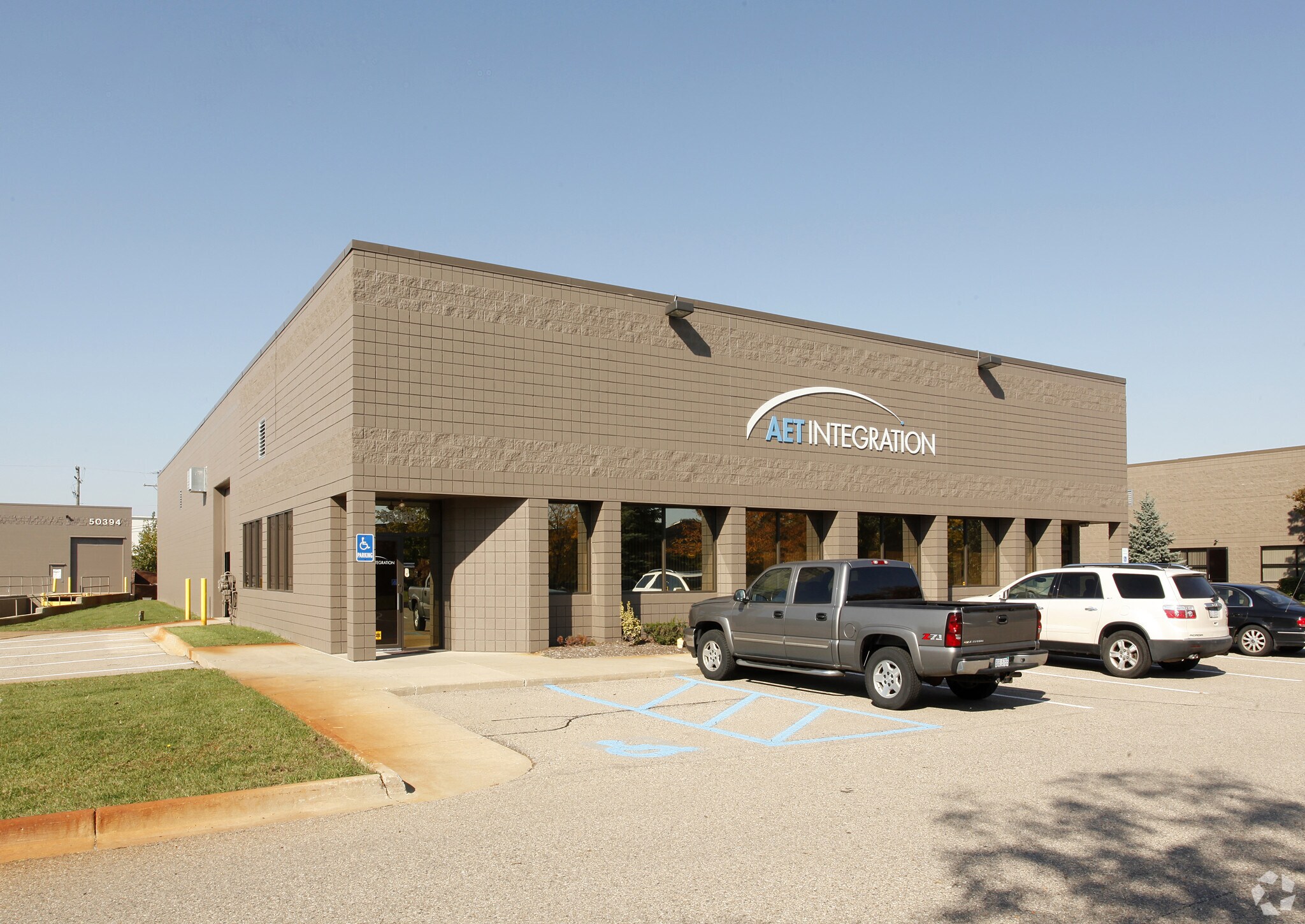 50384-50388 Dennis Ct, Wixom, MI for sale Primary Photo- Image 1 of 1