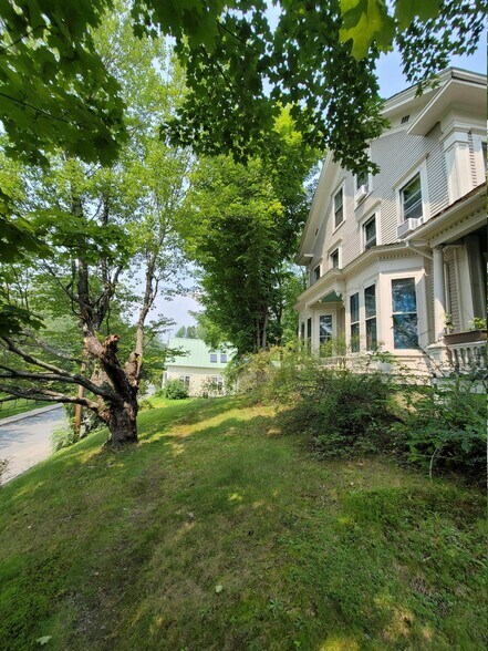 33 Pleasant St, Springfield, VT for sale - Building Photo - Image 1 of 1