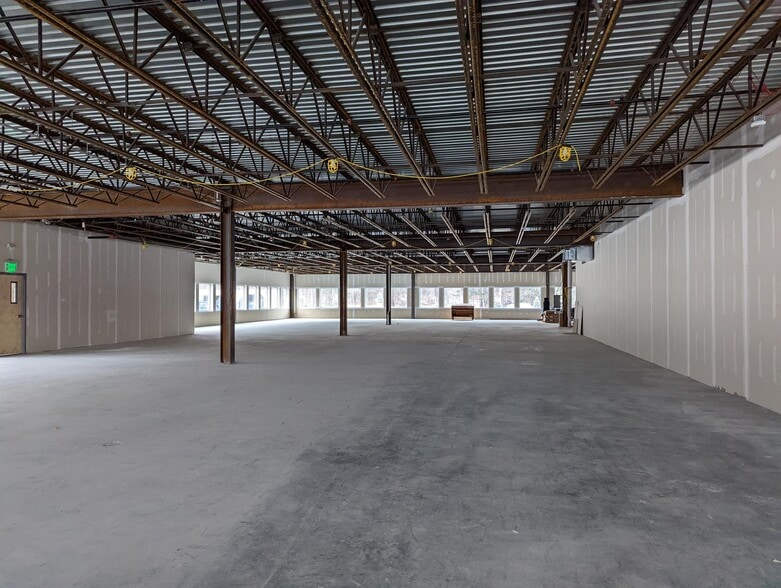 33 Tech Valley Dr, East Greenbush, NY for lease - Interior Photo - Image 3 of 10