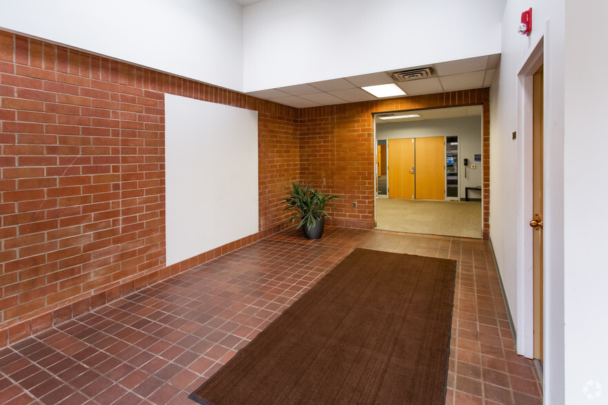 230-246 Alpha Dr, Pittsburgh, PA for lease - Interior Photo - Image 1 of 2